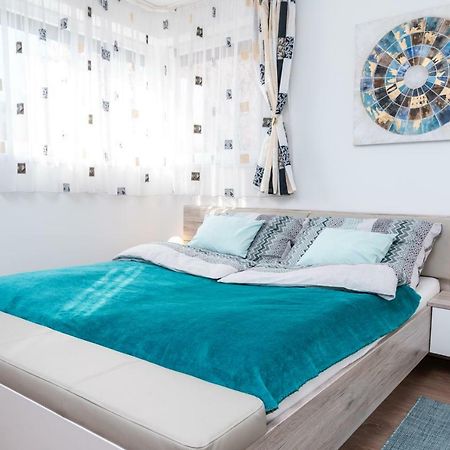 Defne Apartman Дебрецен Экстерьер фото