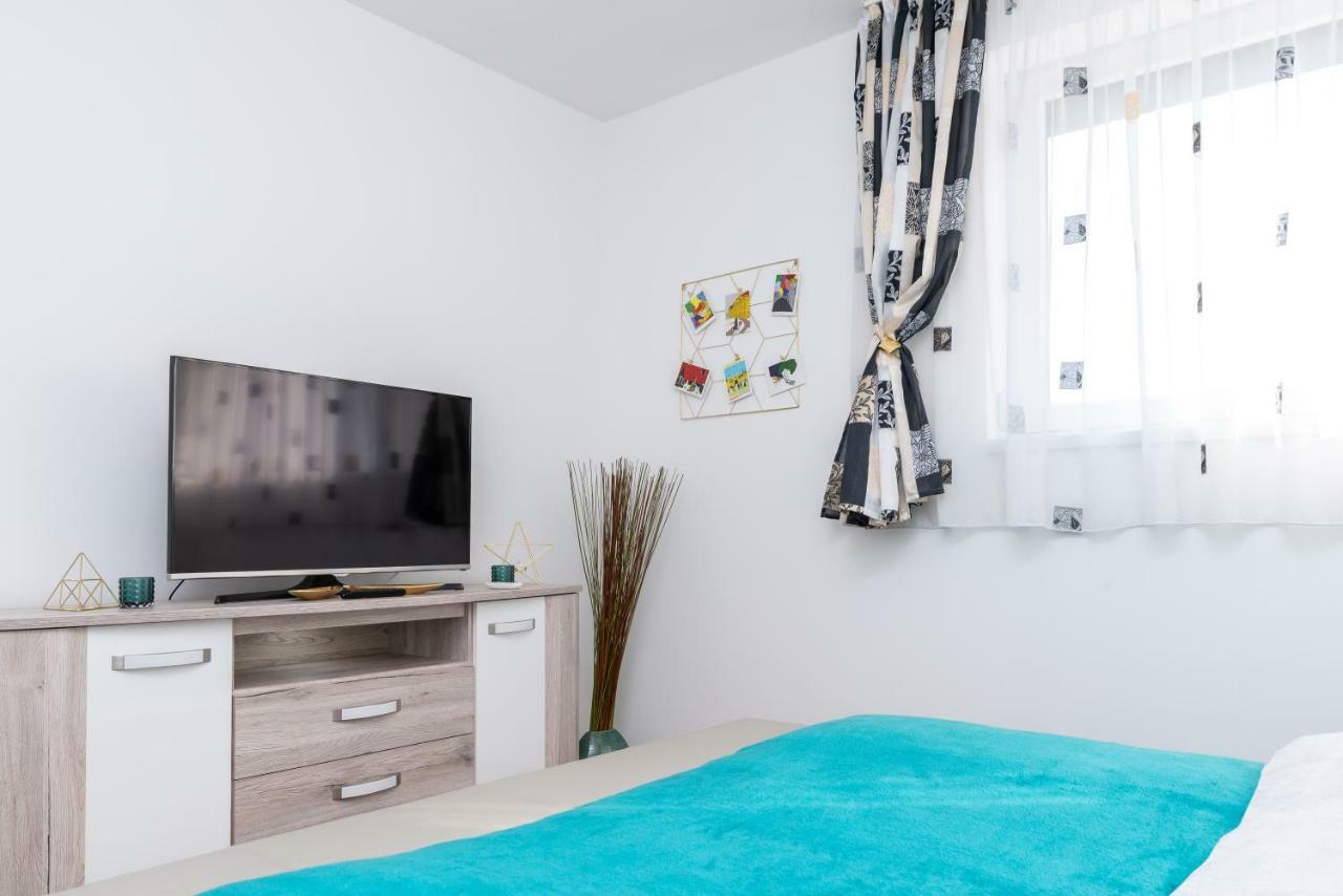 Defne Apartman Дебрецен Экстерьер фото